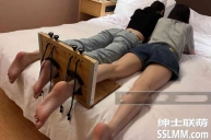大神约现两个大学生小姐姐酒店狂挠美脚